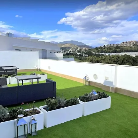Nueva Andalucia, For Rent Apartment *